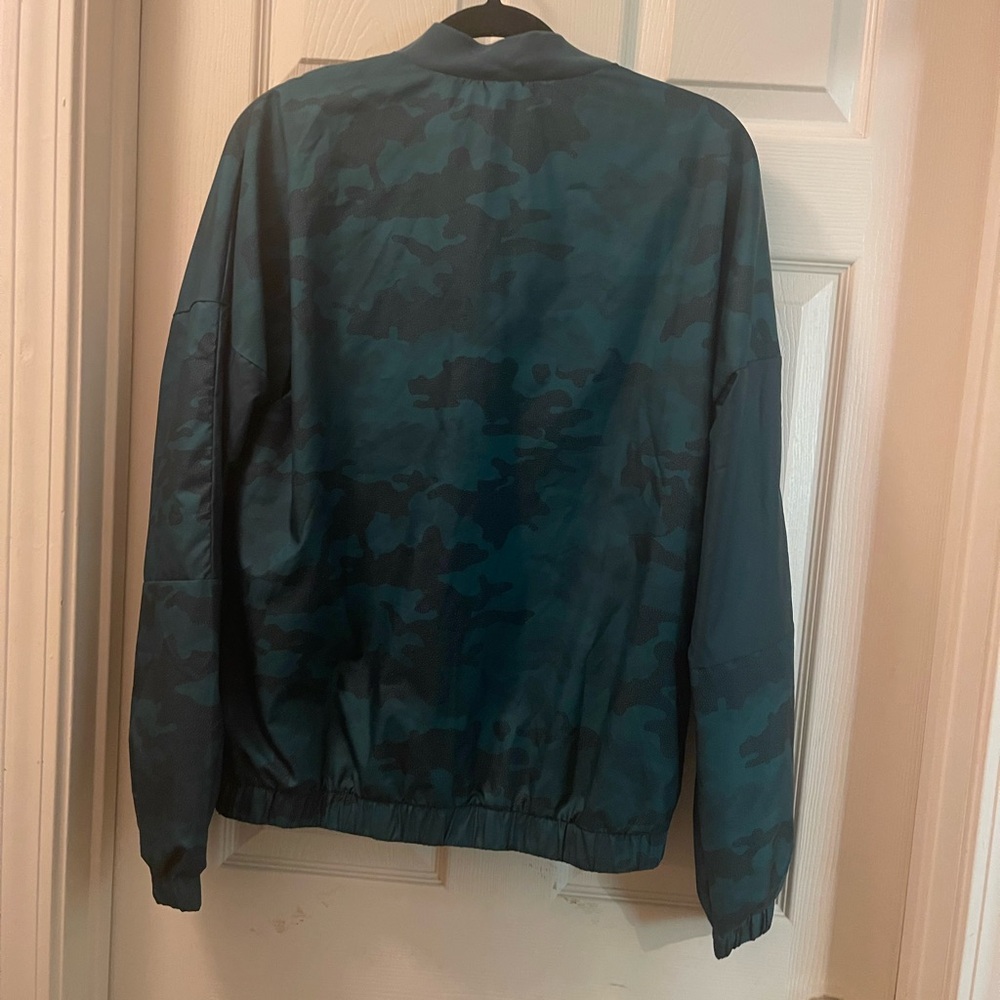 NWT Adidas Woven Lightweight Bomber training Jacket Men’s Small Camo Green black - Picture 8 of 13